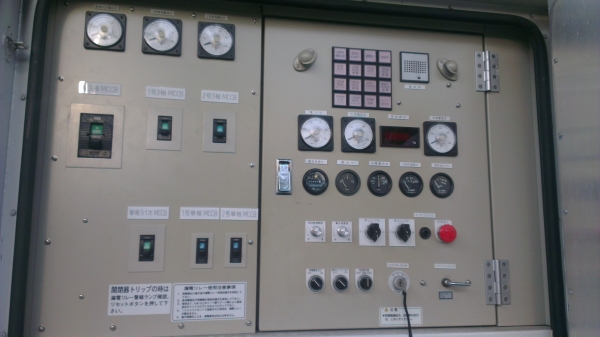 รถบรรทุกพร้อมเครื่องปั่นไฟในตัว 80 kva สภาพเกือบ100\%  ใช้มา 400hrs
