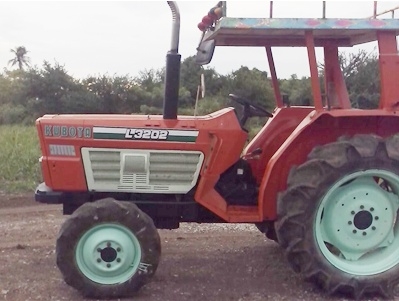Kubota L3202  32 แรง สภาพสวย  ยางดียางสวย  เครื่องสวย เครื่องแน้น  เข้าเกียร์งาย  ไม่ดัง  มีแต่ตัว  ขับเคลื่อน 4 ล้อ พวงมาลัยพาวเวอร์  สนใจตติดต่อ 089-9638932 อ.ชัยบาดาล จ.ลพบุรี ต.บัวชุม