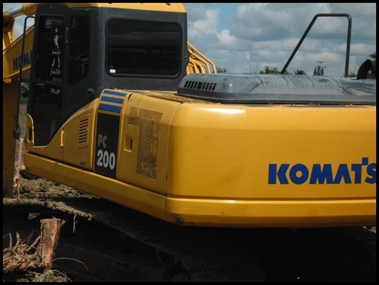 แมคโคร PC 200 รุ่น 7