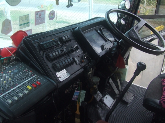 ขายรถบัส 2 ชั้น 8 ล้อ