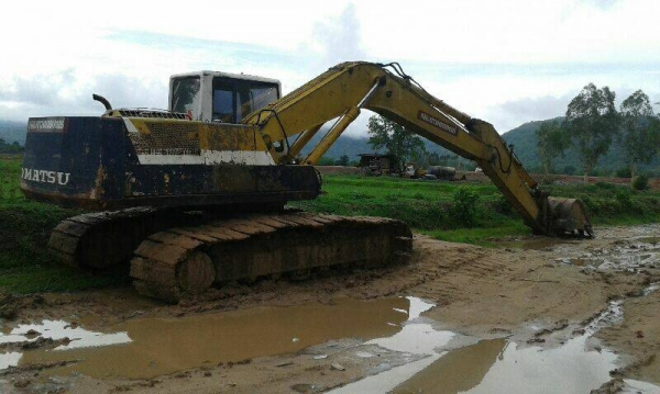 ขายKomatsu Pc 200-5 รถพร้อมใช้