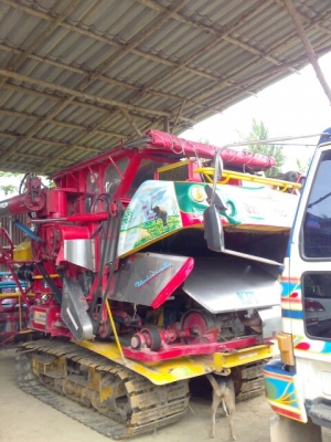 ขายรถเกี่ยวเกษตรพัฒนา ปี 54 ขายรถเกี่ยวเกษตรพัฒนา ปี 54