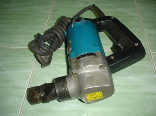 ขายเครื่องฉลุแผ่นโลหะด้วยไฟฟ้า ยี่ห้อ makita รุ่น JN3200 ขนาด 3.2 mm