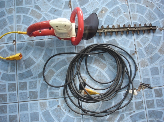 ขายเครื่องตัดแต่งพุ่มไม้ makita muh 353