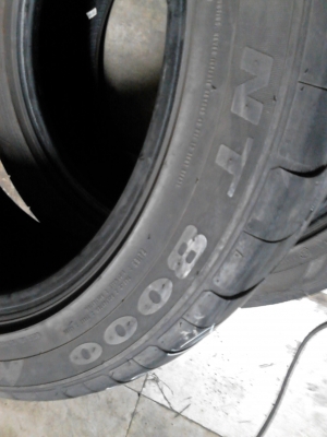 215/50R17 NEUTON  ปี2012  มี 2 เส้น TEL.081-427-3941