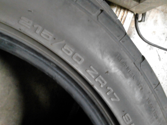 215/50R17 NEUTON  ปี2012  มี 2 เส้น TEL.081-427-3941