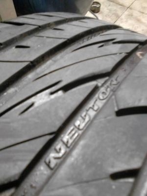 215/50R17 NEUTON  ปี2012  มี 2 เส้น TEL.081-427-3941