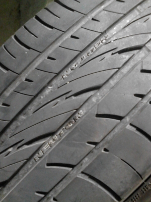215/50R17 NEUTON  ปี2012  มี 2 เส้น TEL.081-427-3941