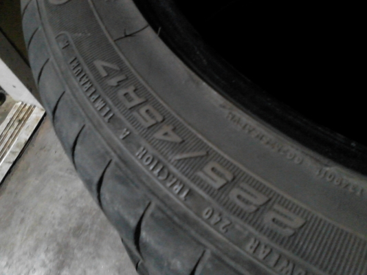 225/45R17 GOODYEAR EXCELLENCE ชุด 4 เส้น ปี2012 TEL.081-427-3941