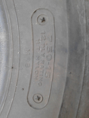 7.50-15  ยาง 6 ล้อขนาดกลาง พร้อมยางรอง  มี 2 เส้น  TEL.081-427-3941