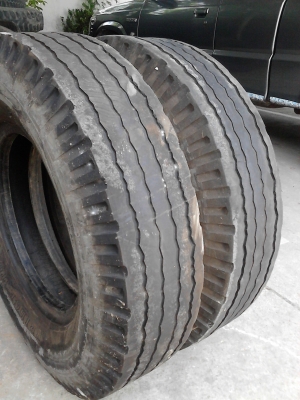 7.50-15  ยาง 6 ล้อขนาดกลาง พร้อมยางรอง  มี 2 เส้น  TEL.081-427-3941