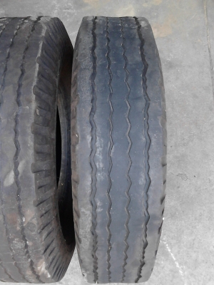 7.50-15  ยาง 6 ล้อขนาดกลาง พร้อมยางรอง  มี 2 เส้น  TEL.081-427-3941