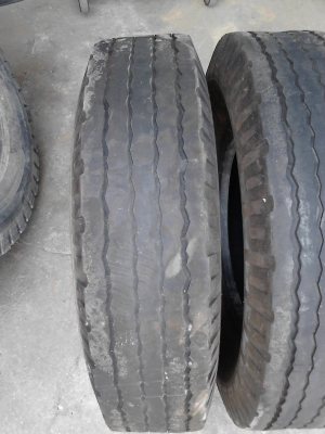 7.50-15  ยาง 6 ล้อขนาดกลาง พร้อมยางรอง  มี 2 เส้น  TEL.081-427-3941