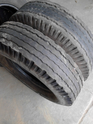 7.50-15  ยาง 6 ล้อขนาดกลาง พร้อมยางรอง  มี 2 เส้น  TEL.081-427-3941