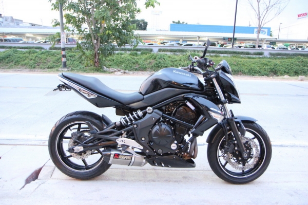 ขาย Kawasaki ER 650 ABS รุ่นปี 2010 พร้อมของแต่ง ทะเบียนพร้อมโอน