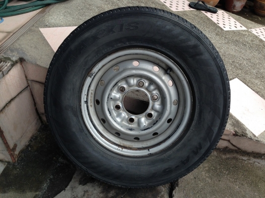 ล้อกระทะ ISUZU พร้อมยาง MAXIS 195R14