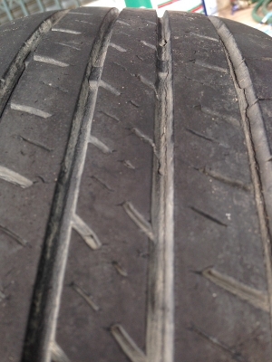 ล้อกระทะ ISUZU พร้อมยาง MAXIS 195R14