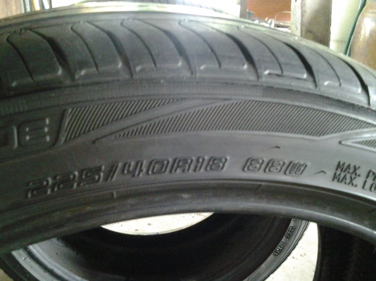 ยาง dunlop 225/40/18
