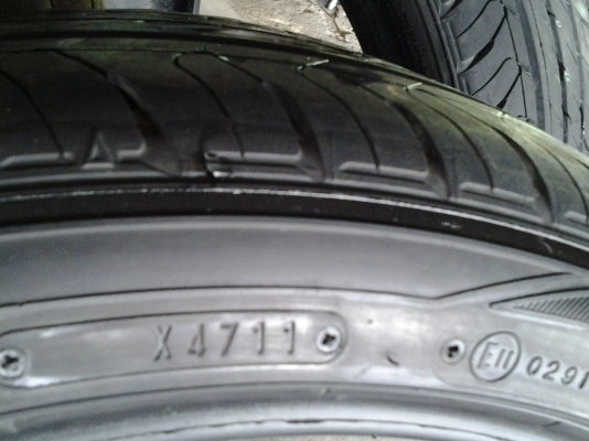 ยาง dunlop 225/40/18