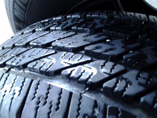 ยาง มิชลิน 265/65/17 ปี12  ดอกหนาๆนุ่มๆ