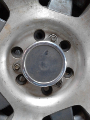 ขายแม๊ก ขอบ 16  ขนาด 6 รู  จำนวน  4  วง ( แม๊ก 16 ยาง \%หาง่าย)  ติดต่อโทร. 081-427-3941