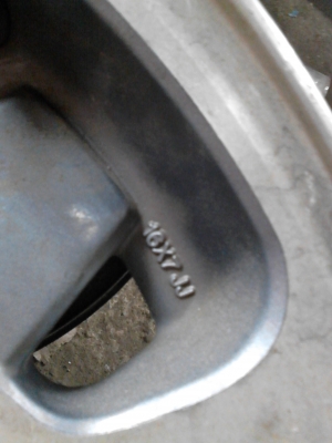 ขายแม๊ก ขอบ 16  ขนาด 6 รู  จำนวน  4  วง ( แม๊ก 16 ยาง \%หาง่าย)  ติดต่อโทร. 081-427-3941