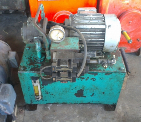 Sell> ขายชุดปั้มไฮดรอลิค มอเตอร์ 2 แรง 3 เฟส 380V. ปั้ม Nachi Japan วาวล์ Nachi Japan ด้วยครับ พร้อมใช้งาน สวยกริ๊บๆ