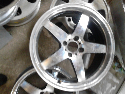 ขาย แม๊ก ขอบ 17 จำนวน 2 วง ติดต่อ 081-427-3941 ขาย แม๊ก ขอบ 17 จำนวน 2 วง ติดต่อ 081-427-3941