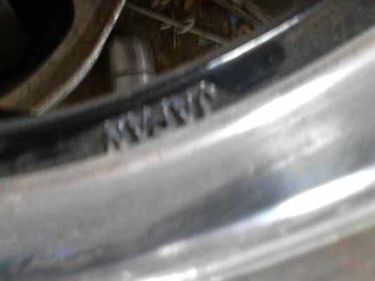 ขาย แม๊ก ขอบ 17 จำนวน 2 วง ติดต่อ 081-427-3941 ขาย แม๊ก ขอบ 17 จำนวน 2 วง ติดต่อ 081-427-3941