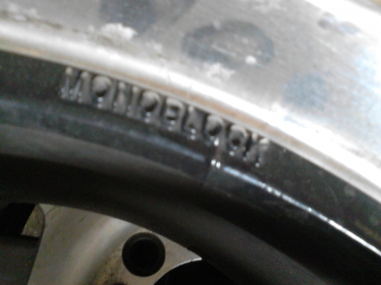 ขาย แม๊ก ขอบ 17 จำนวน 2 วง ติดต่อ 081-427-3941 ขาย แม๊ก ขอบ 17 จำนวน 2 วง ติดต่อ 081-427-3941