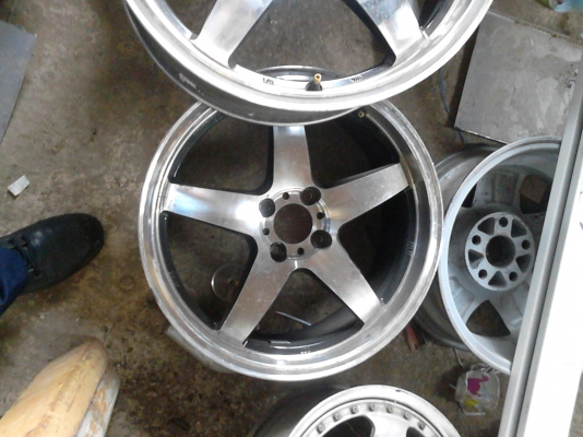 ขาย แม๊ก ขอบ 17 จำนวน 2 วง ติดต่อ 081-427-3941 ขาย แม๊ก ขอบ 17 จำนวน 2 วง ติดต่อ 081-427-3941