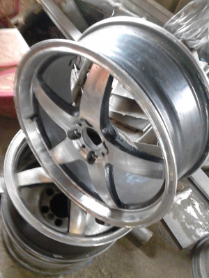 ขาย แม๊ก ขอบ 17 จำนวน 2 วง   ติดต่อ 081-427-3941