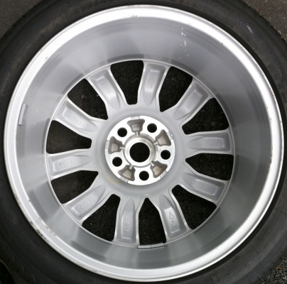 แม็กพร้อมยางสวยๆ สำหรับ Rang Rover