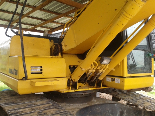 ขายด่วนรถแบคโฮKOMATSUPC200-8ทํางาน1500ชั้วโมง