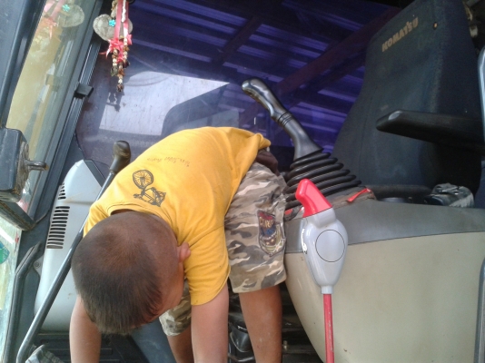 ขายด่วนรถแบคโฮKOMATSUPC200-8ทํางาน1500ชั้วโมง