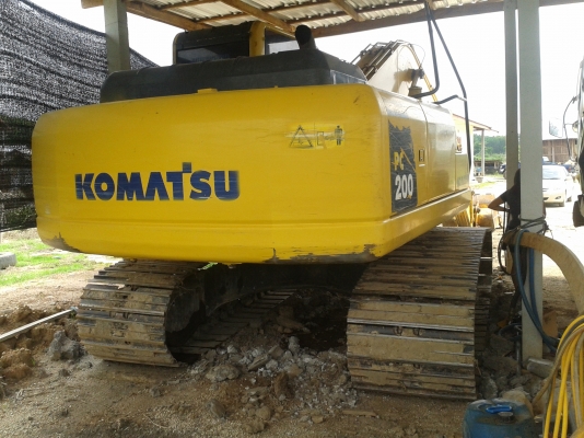 ขายด่วนรถแบคโฮKOMATSUPC200-8ทํางาน1500ชั้วโมง