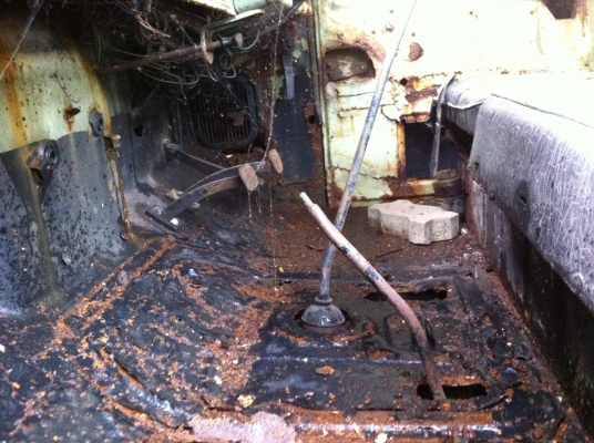 ขาย 6 ล้อ หน้ายาว ติดเฮี๊ยบ 3 พับ 2.9 ตัน NISSAN UC เครื่องดี รถใช้งานได้ ราคาย้อมๆ สนใจโทรด่วน