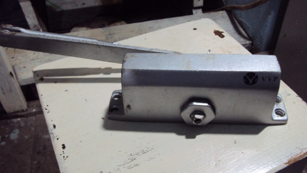 ขายโช้คประตูสภาพดีราคาถูก