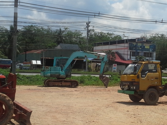 ขายโคมัสซุ PC60-5 พร้อมใช้งาน ราคา  350,000 บาท  เป็นรถเก่านอกใช้มา 5 ปี  ขายตามสภาพเครื่องเดิมปั้มเดิม ตัวเดินเพิ่งเปลี่ยนใหม่ ปั้มซ่อมเรียบร้อยแล้วครับ เร็วแรง มาทดลองได้ครับ ประตูและฝาครอบเครื่องอยู่ครบครับ