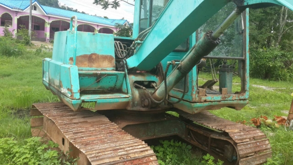 ขายโคมัสซุ PC60-5 พร้อมใช้งาน ราคา  350,000 บาท  เป็นรถเก่านอกใช้มา 5 ปี  ขายตามสภาพเครื่องเดิมปั้มเดิม ตัวเดินเพิ่งเปลี่ยนใหม่ ปั้มซ่อมเรียบร้อยแล้วครับ เร็วแรง มาทดลองได้ครับ ประตูและฝาครอบเครื่องอยู่ครบครับ