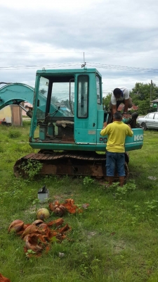 ขายโคมัสซุ PC60-5 พร้อมใช้งาน ราคา  350,000 บาท  เป็นรถเก่านอกใช้มา 5 ปี  ขายตามสภาพเครื่องเดิมปั้มเดิม ตัวเดินเพิ่งเปลี่ยนใหม่ ปั้มซ่อมเรียบร้อยแล้วครับ เร็วแรง มาทดลองได้ครับ ประตูและฝาครอบเครื่องอยู่ครบครับ