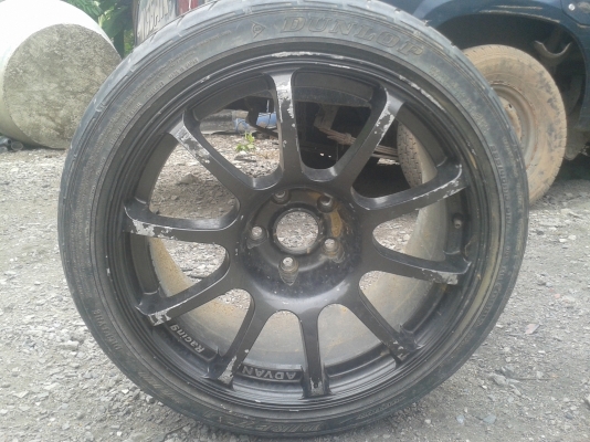 ขายล้อแม็กขอบ18ก้านยกกว้าง8.5นิ้ว1คู่3500