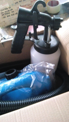 เครื่องพ่นสีแบบพกพาTRYTON มีชุดปั็มลมต่อเข้ากาพ่นสีได้เลย สะดวกต่อการใช้งาน