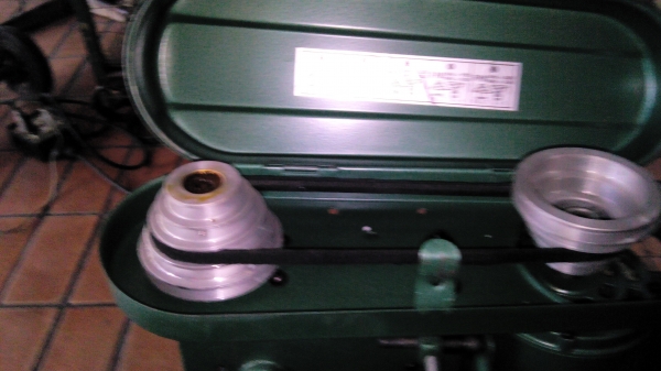 สว่านแท่น SUPER KING ให้พร้อมปากกาจับชิ้นงาน สูง 60 cm.มอเตอร์ 1/3 แรงม้า จับดอกสว่านได้ถึง 13 มม. ปรับสปีดได้ 5 ระดับ