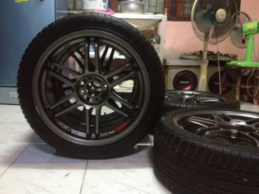 ขายแม็ก ขอบ17กว้าง7 พร้อมยางmatrac fx marshal 205 45 17 ปี2011 จำนวน1ชุด พร้องใช้งาน ราคา11000บาท โทร0924462525โส กทม