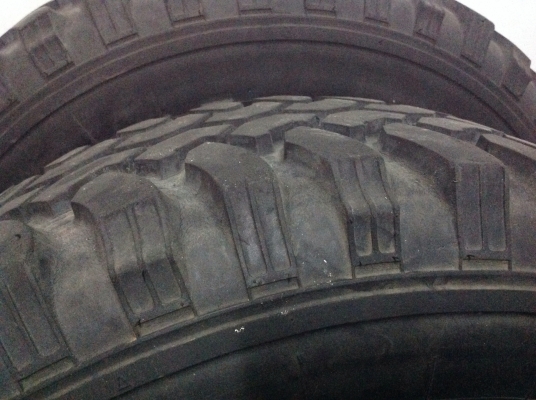 ยาง 4x4 SAVERO M/T ขนาด 265/75R 16 สภาพใหม่ ยาง 4x4 SAVERO M/T ขนาด 265/75R 16 สภาพใหม่