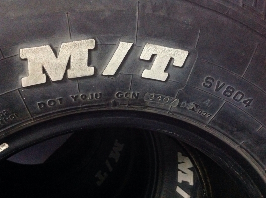 ยาง 4x4 SAVERO M/T ขนาด 265/75R 16 สภาพใหม่ ยาง 4x4 SAVERO M/T ขนาด 265/75R 16 สภาพใหม่