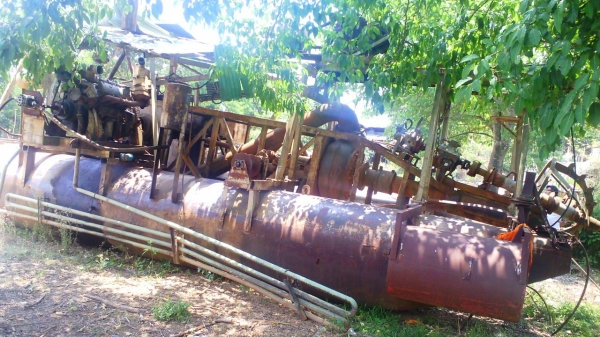 เรือดูดทราย เครื่องฮีโน่ อีเอฟ วีแปด สามร้อยแปดสิบแรงม้า ท่อดูด ๑๐ นิ้ว มีหัวกัด ดูดได้แรง ลดราคาพิเศษเหลือ 520,000 บาท.