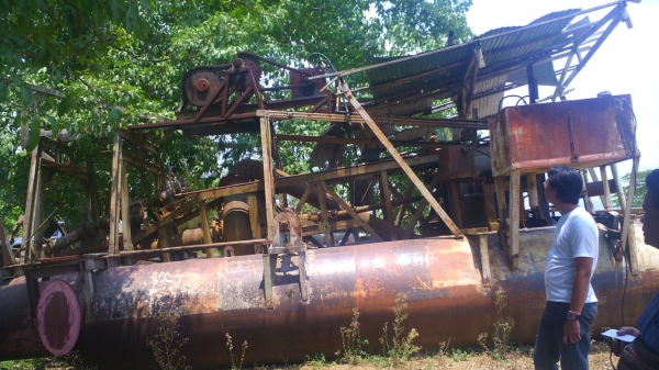 เรือดูดทราย เครื่องฮีโน่ อีเอฟ วีแปด สามร้อยแปดสิบแรงม้า ท่อดูด ๑๐ นิ้ว มีหัวกัด ดูดได้แรง ลดราคาพิเศษเหลือ 520,000 บาท.