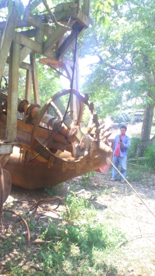 เรือดูดทราย เครื่องฮีโน่ อีเอฟ วีแปด สามร้อยแปดสิบแรงม้า ท่อดูด ๑๐ นิ้ว มีหัวกัด ดูดได้แรง ลดราคาพิเศษเหลือ 520,000 บาท.